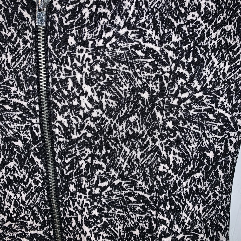 Express Pattern Dress - Picture 6 of 6